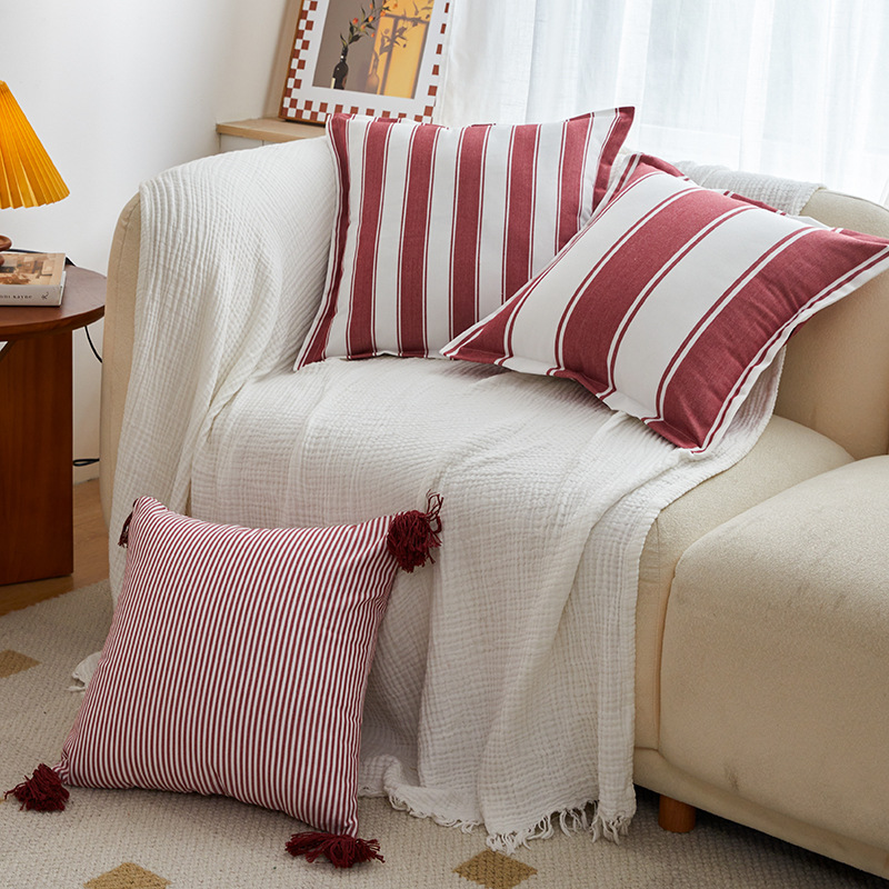 Sarung bantal bergaris klasik  - Outdoor Furniture No Cushions ulasan dan harga